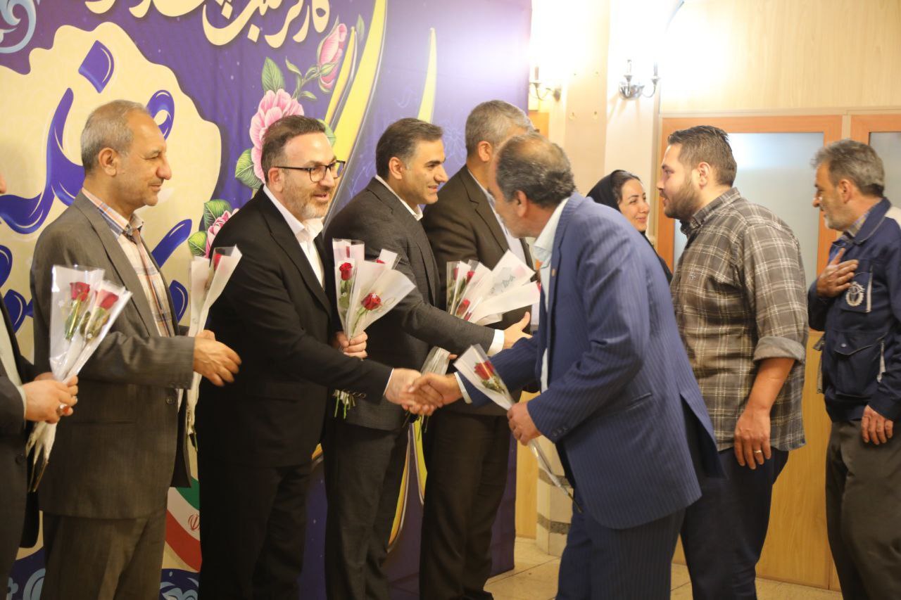 گرامیداشت روز ملی خلیج‌فارس و روز جهانی کارگر در ستاد تهران و انبار خلیج‌فارس