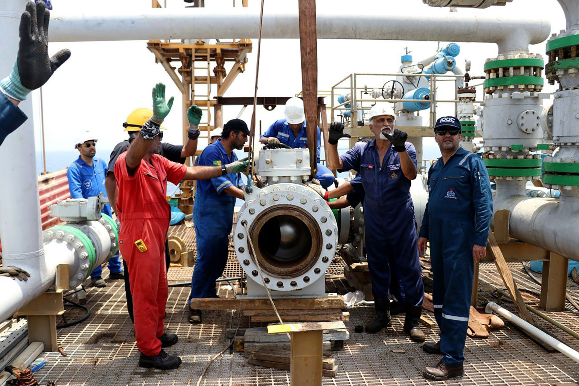 انجام موفق عملیات تعویض شیرهای توپی و توپک‌رانی خط لوله 16 اینچ میدان هنگام به طول 40 کیلومتر