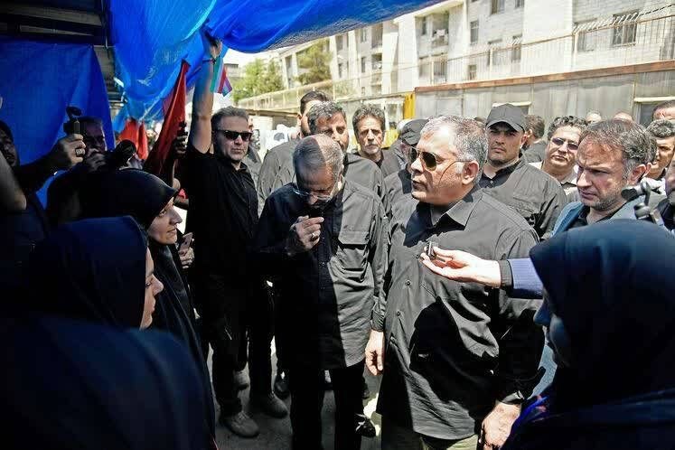 حضور موثر و جهادی خواهران بسیجی پایگاه شهید منتظری در خدمت‌رسانی به زائران و مراسم تشییع امام شهید