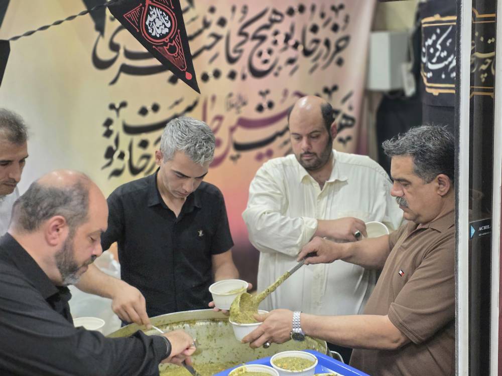 برپایی موکب پذیرایی به مناسبت اربعین حسینی در ستاد شرکت نفت فلات قاره ایران